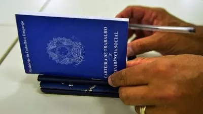 Carteira de Trabalho representa oportunidades de emprego em Santo Antônio de Jesus