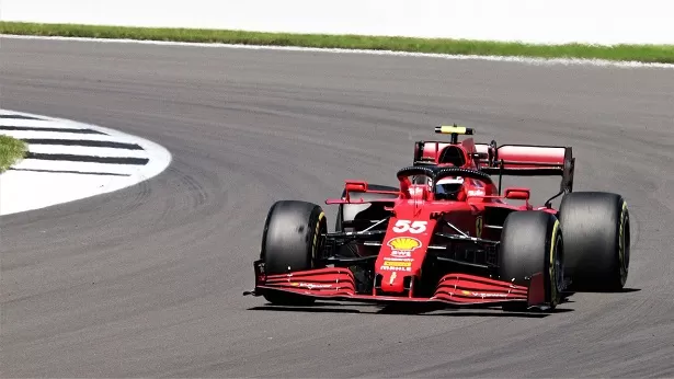 Sainz conquista a vitória para a Ferrari no GP de Singapura - esporte