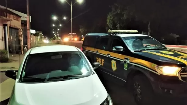 Eunápolis: PRF apreende carro furtado no Rio de Janeiro - eunapolis