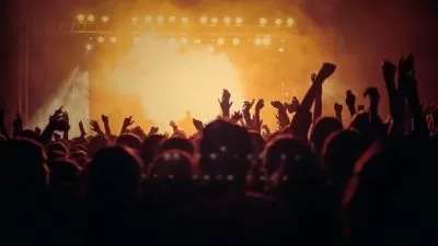 Cantor se apresentando em evento com recursos públicos