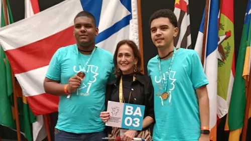 Estudantes da rede estadual da Bahia durante cerimônia nacional da Olimpíada Brasileira de Matemática (OBMEP)