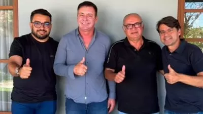 Ditinho da AviVip e Luís do Alto durante anúncio de apoio político