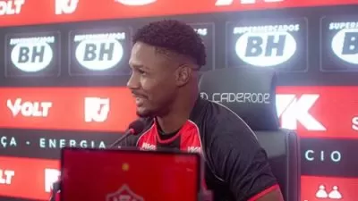 Lateral-direito Fabiano Souza reforço do Vitória para o Brasileirão
