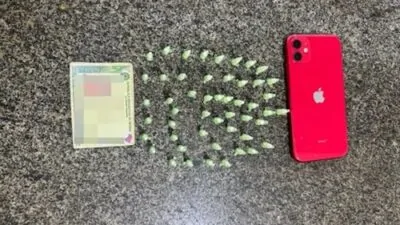 Drogas e celular apreendidos em Castro Alves