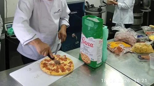 Master fazendo pão no festival