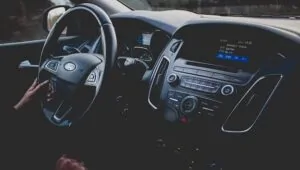 Volante de carro em veículo de aluguel
