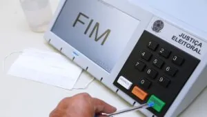 Urna eletrônica utilizada nas Eleições Gerais de 2026